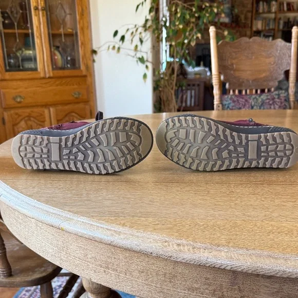 Stylish Jamaray Maroon Suede Lace-Up Boots for Women - Picture 9 of 11